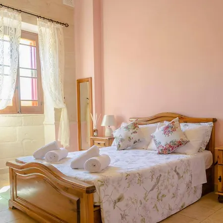 Mellieha Cosy House Of Character By Homely * Ix-Xaghra ta' Barra