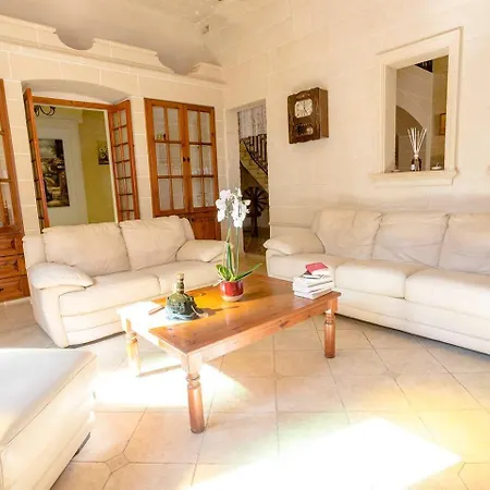 Vakantiehuis Mellieha Cosy House Of Character By Homely *