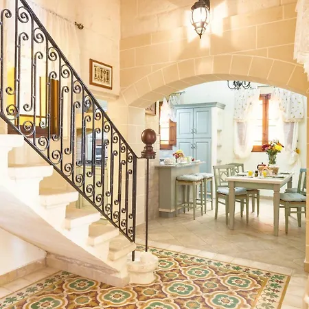 Mellieha Cosy House Of Character By Homely