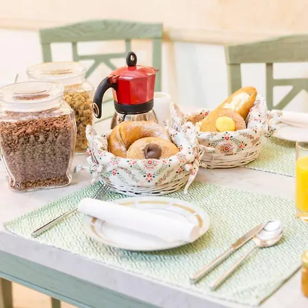 Casa de Férias Mellieha Cosy House Of Character By Homely