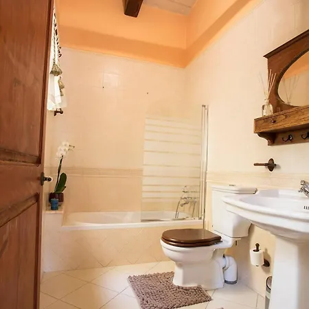 Mellieha Cosy House Of Character By Homely *