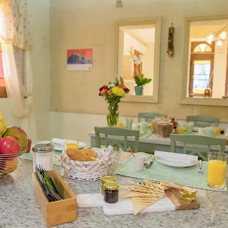 Casa de Férias Mellieha Cosy House Of Character By Homely