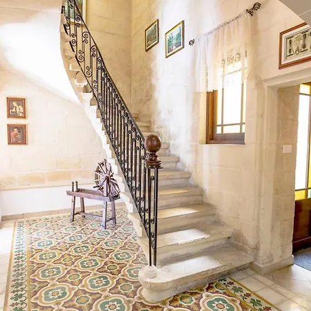 Mellieha Cosy House Of Character By Homely Casa de Férias