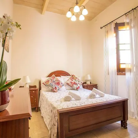 Casa de Férias Mellieha Cosy House Of Character By Homely *